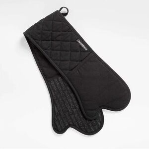 Crate&Barrel Silicone Double Grip Quilted Oven Mitts -New